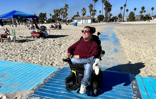 Ruby and her dad skiing