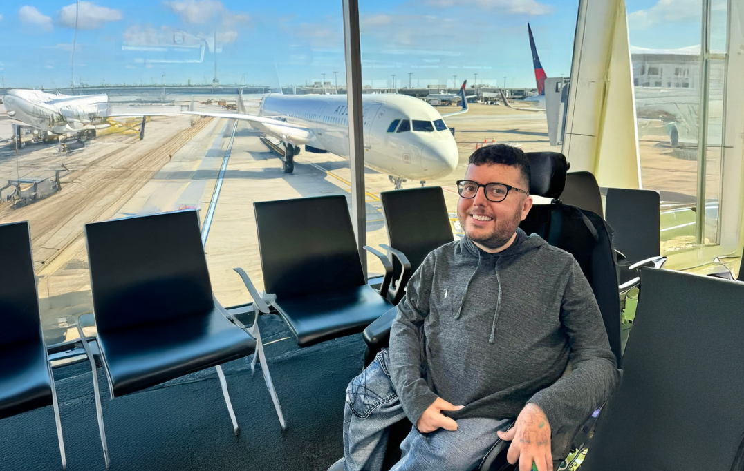 Ruby and her dad skiing